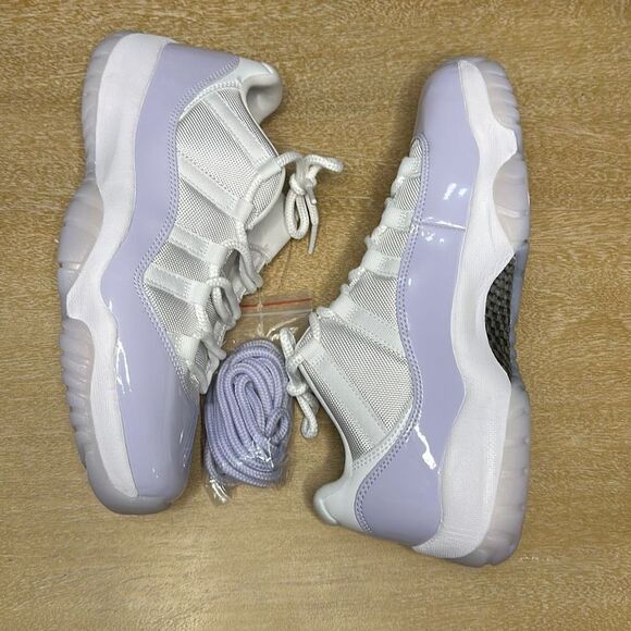 Nike Air Jordan 11 Retro Low - Picture 5 of 8